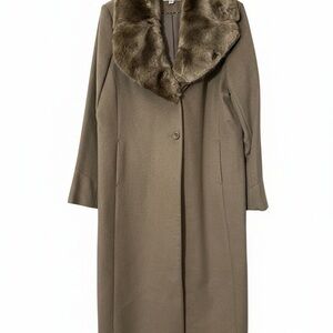 Via Spiga Tan Coat with Faux Fur Trim 50” 2 Pockets Split in back